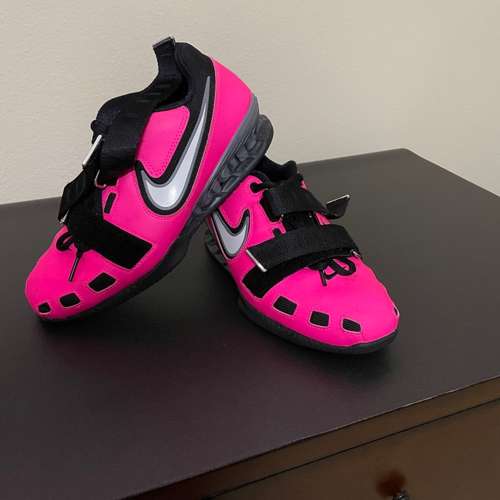 Nike Romaleos Men’s size 7 Pink